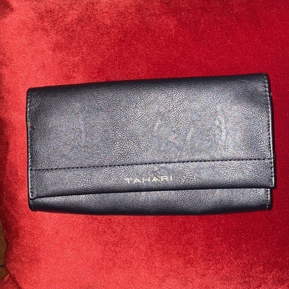 Tahari  black long Wallet - Picture 8 of 10